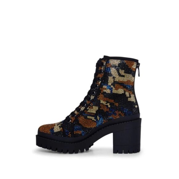 Steve Madden Pass Lug Sole Heeled Combat Boot In Camo Multi - Picture 3 of 16